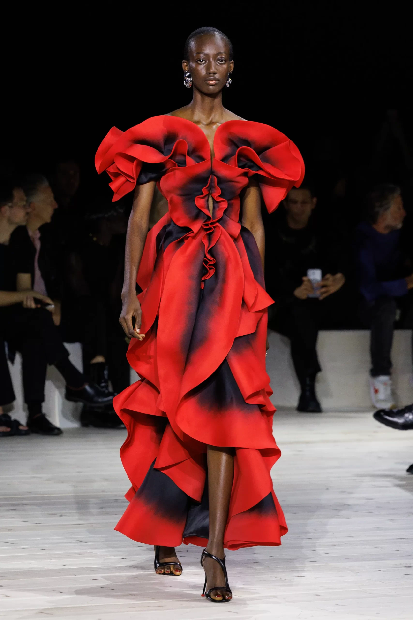 00042-alexander-mcqueen-spring-2024-ready-to-wear-credit-brand