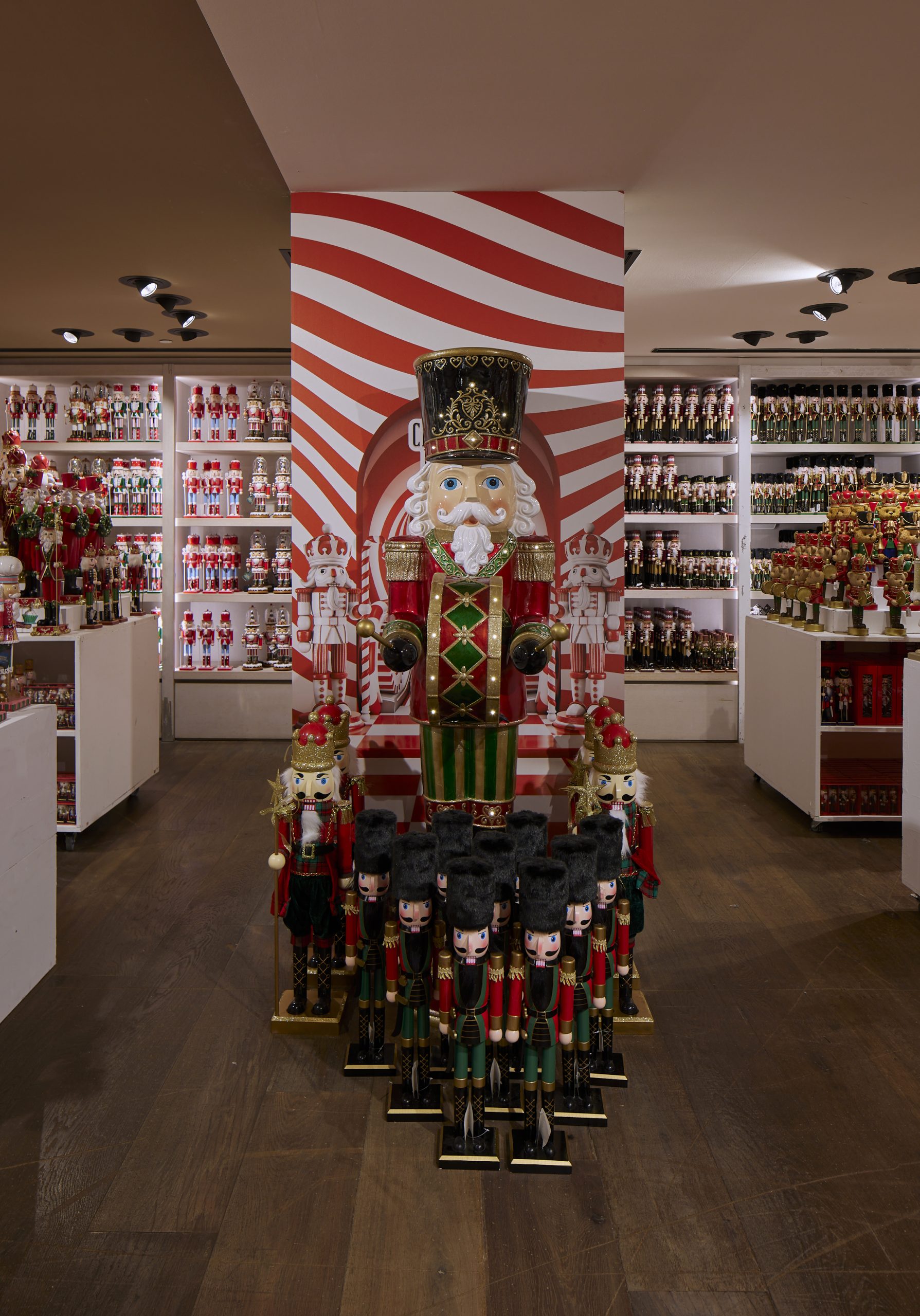 La magia del Natale in scena: Rinascente accende “The Christmas Factory”