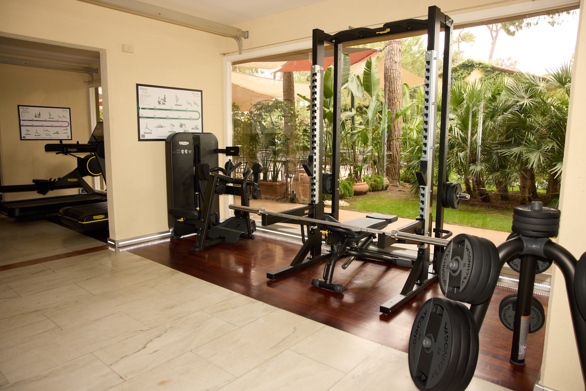 In conversazione costante con l’innovazione, il Resort offre un ulteriore spazio unico; La Nave