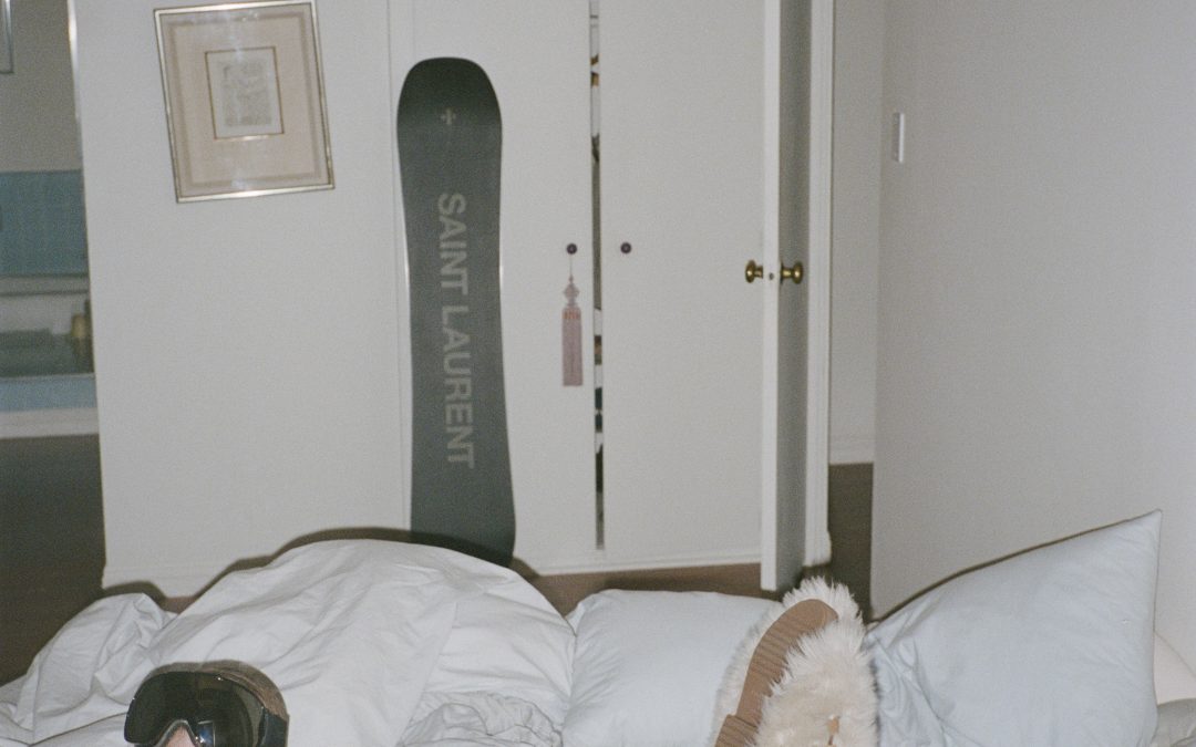 Saint Laurent Rive Droite: Anthony Vaccarello presenta la collezione “Snow Edition” dedicata alla montagna 