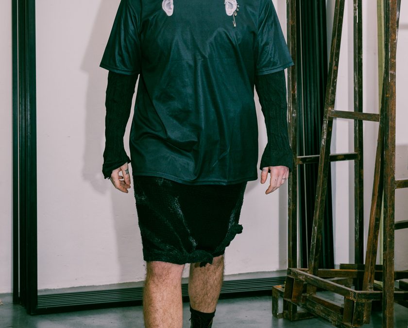 In silenzio, ascolta: “Slow” è la nuova collezione FW26 di Simon Cracker