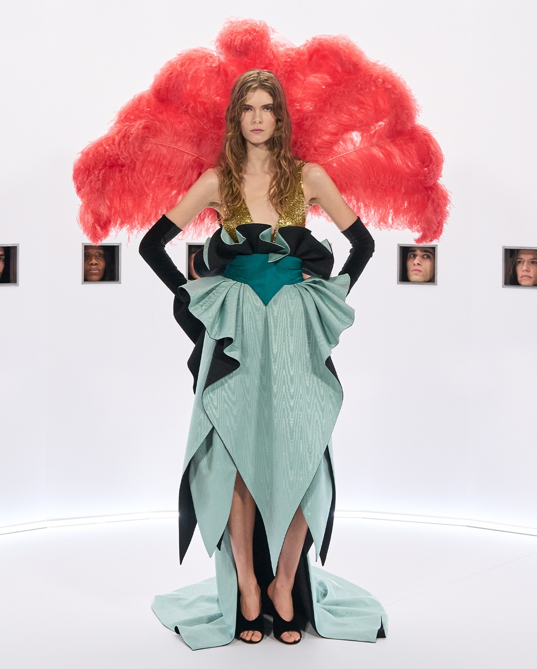 Specula Mundi: il culto laico di Valentino Haute Couture 