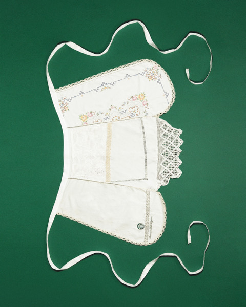 Starbucks lancia The Apron Project: creatività e impegno sociale alla Milan Women’s Fashion Week 