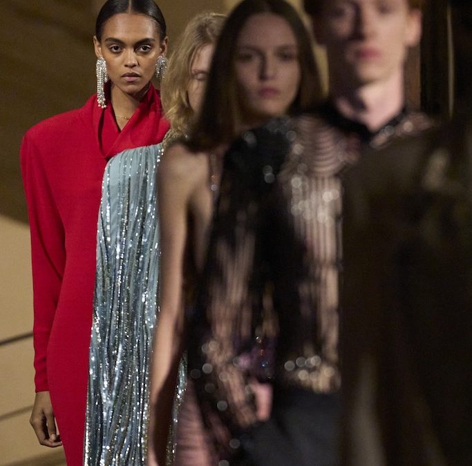 Interferenze: lo show di Valentino FW 2026 rivela gli equilibri polarizzanti della moda 