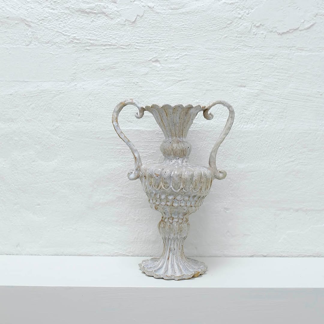 Antique core: la passione per l’antiquariato tra micro trend e subculture, nostalgia ed escapismo 