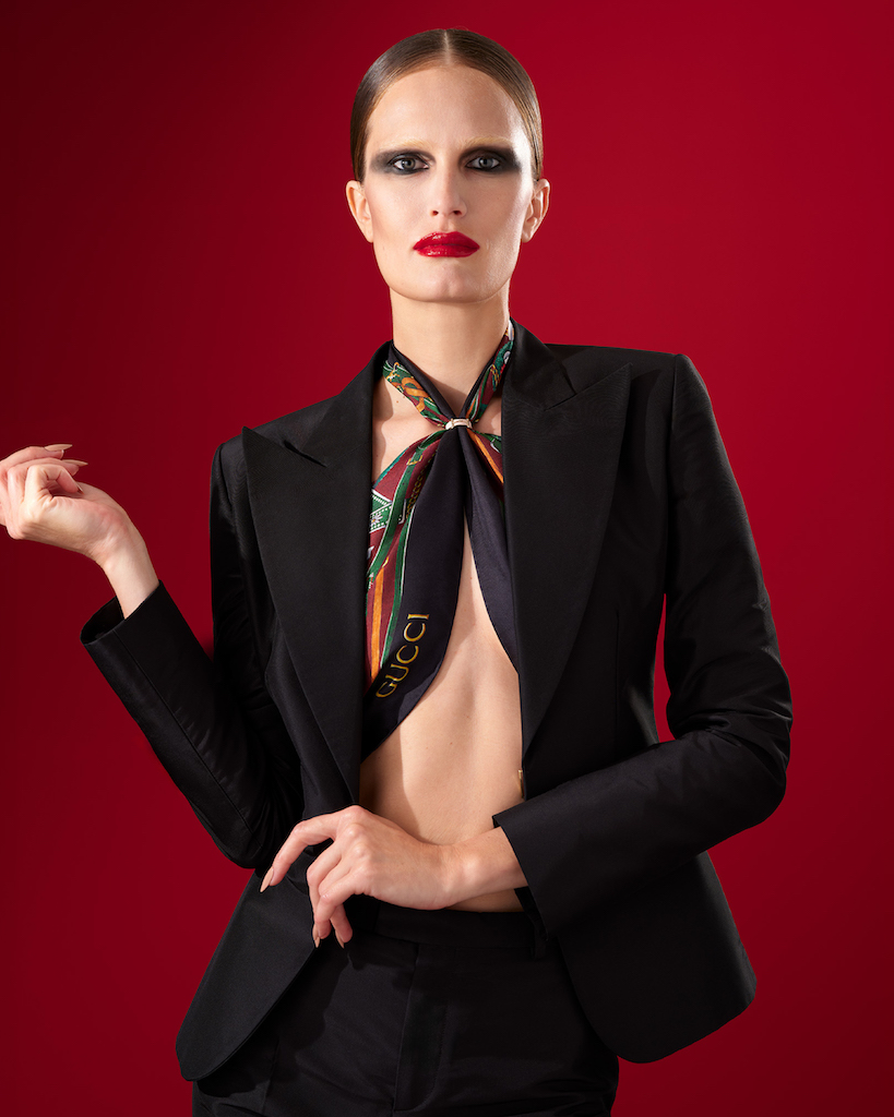 Gucci presenta “The Art of Silk”: il progetto reinterpreta dieci foulard d’archivio selezionati da Demna 