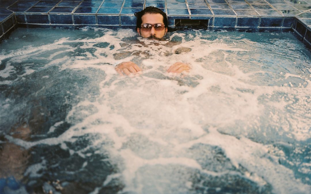 Appunti visivi della cultura giovanile parigina: Neil Faveris-Essadi in mostra presso Saint Laurent Babylone