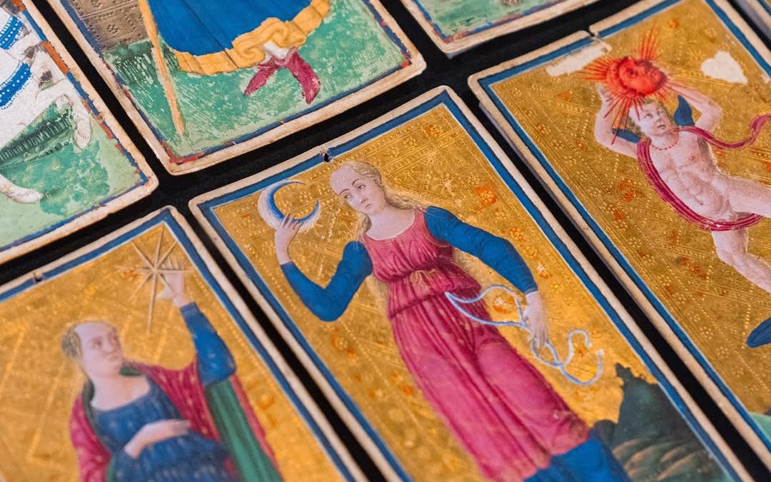 Una meravigliosa macchina narrativa: i tarocchi fra fascinazione e psicologia 