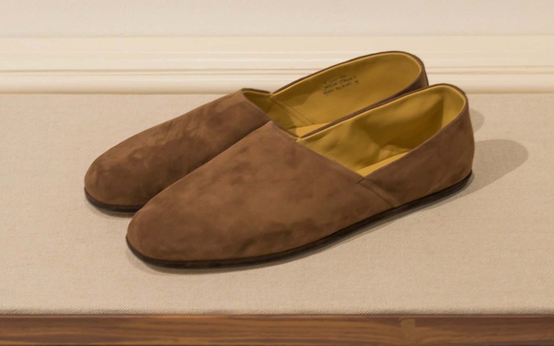 Church’s SS27: i rituali domestici dell’eleganza a Milano Men’s Fashion Week