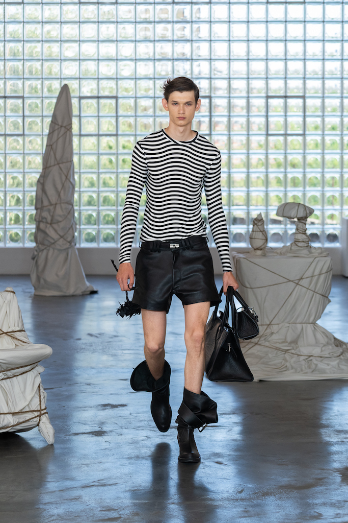 Domenico Orefice SS 2027: il guardaroba diventa “Habitat” per un nuovo capitolo estetico