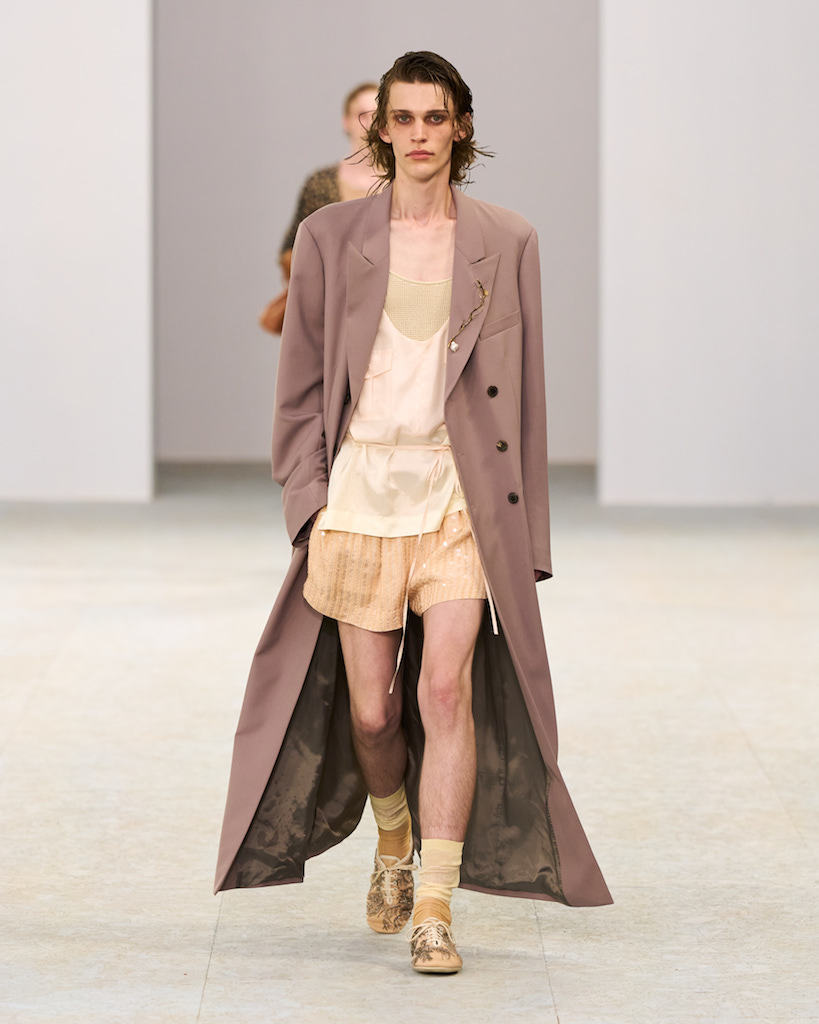 I mondi onirici di Dries Van Noten: fantasie mitologiche en plein air 