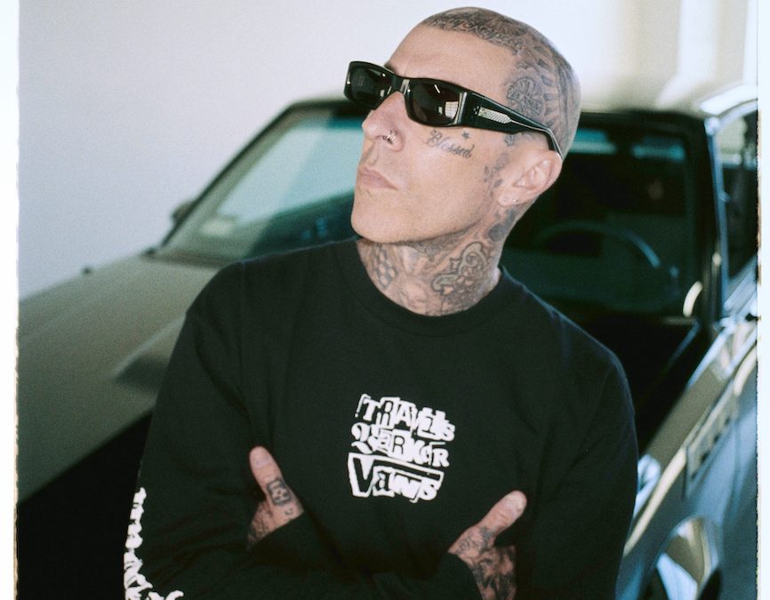 Vans x Travis Barker: la cultura punk torna al centro della scena