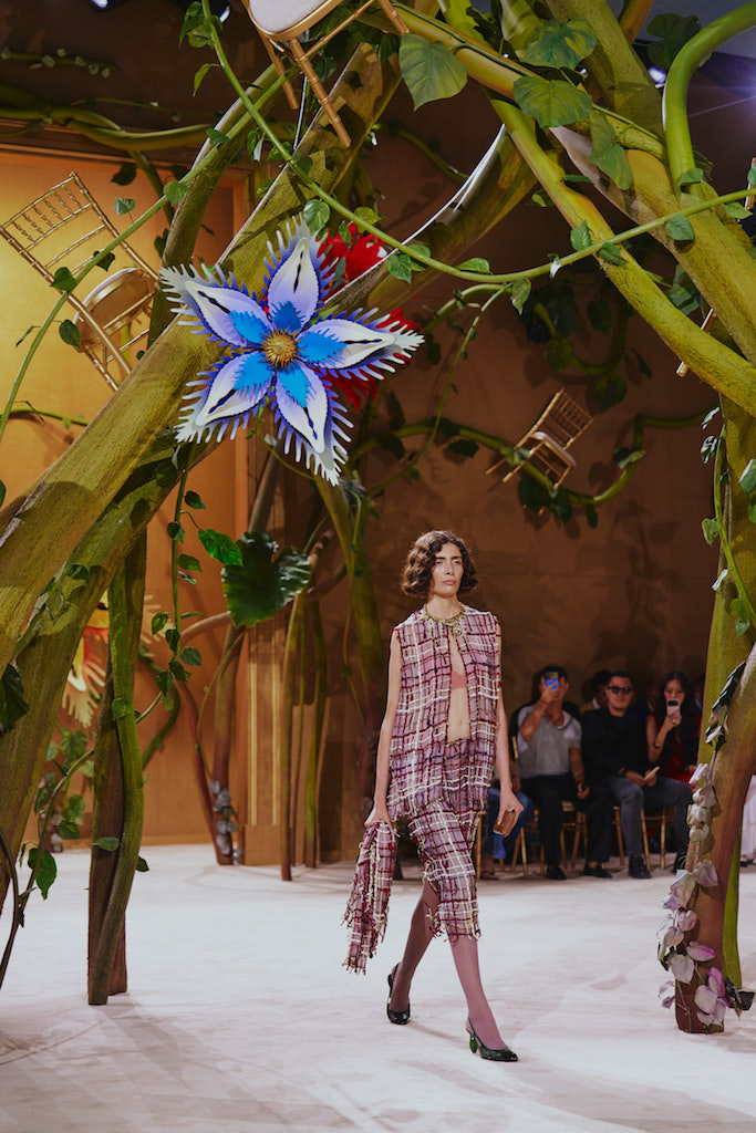Il mito incantato di Chanel Haute Couture: Matthieu Blazy ci racconta una fiaba di infinita bellezza
