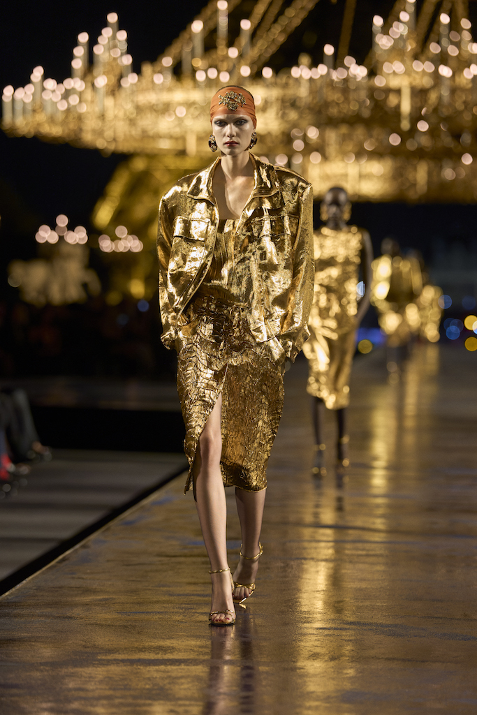 L’Alchimia del sublime secondo Vaccarello: Saint Laurent celebra la sua “golden age”