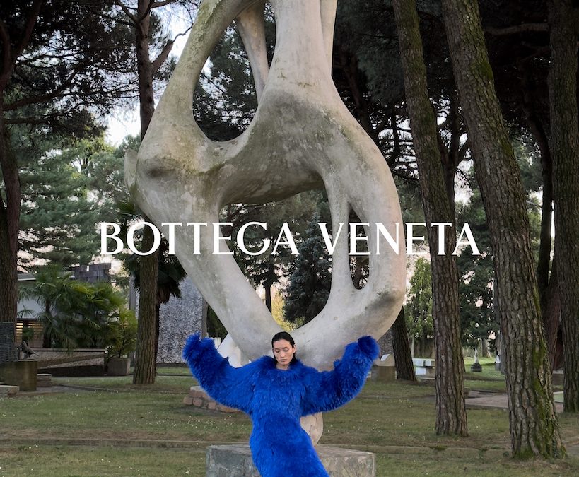 Bottega Veneta: la campagna Winter 2026 racconta Milano e le sue mille sfumature estetiche 