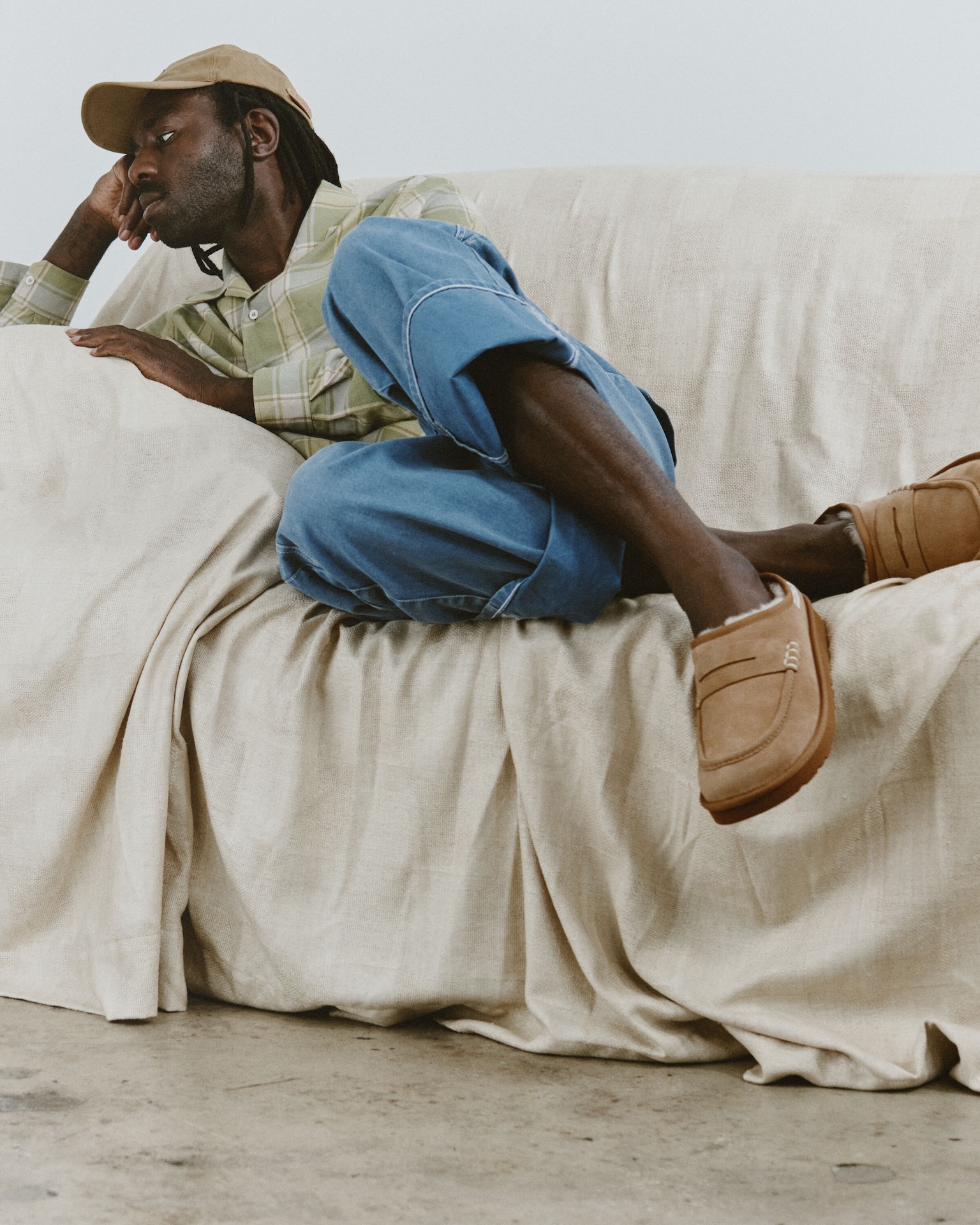 UGG® e JW Anderson: il mocassino incontra il comfort iconico del brand