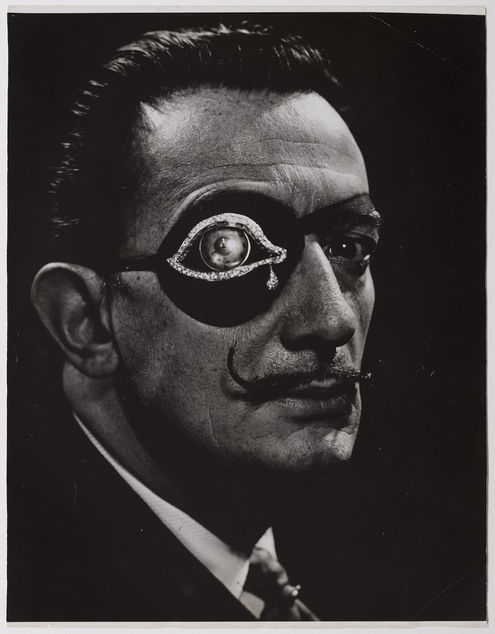 Palazzo Reale inaugura la prima grande mostra dedicata al rapporto tra Salvador Dalí e la moda