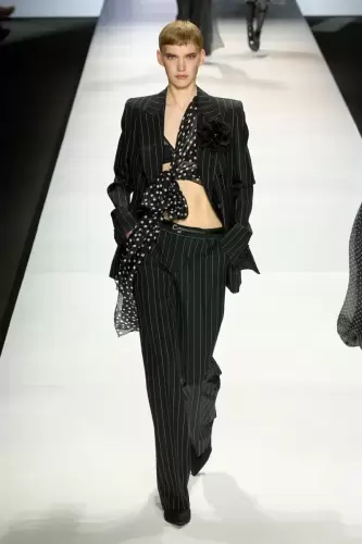 00004-dolce-and-gabbana-spring-2024-ready-to-wear-credit-gorunway